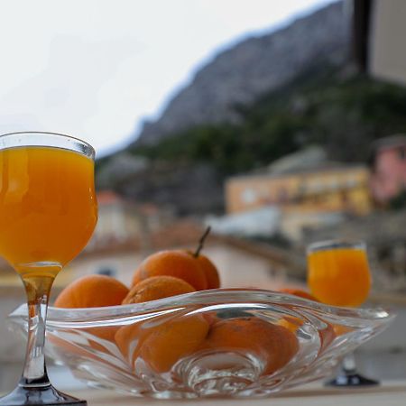 Vila Taga Guesthouse กรูเยอ ภายนอก รูปภาพ