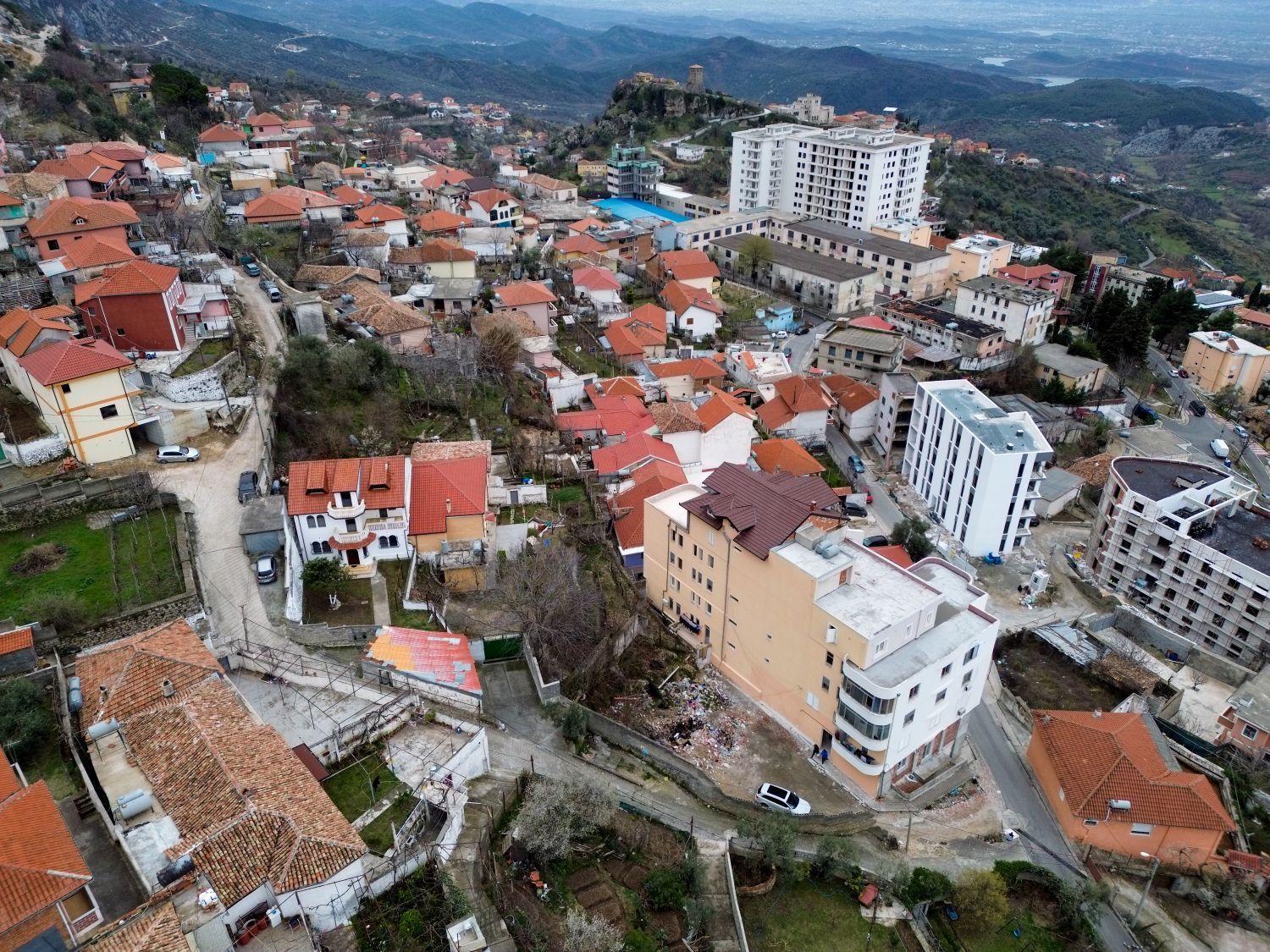 Vila Taga Guesthouse กรูเยอ ภายนอก รูปภาพ